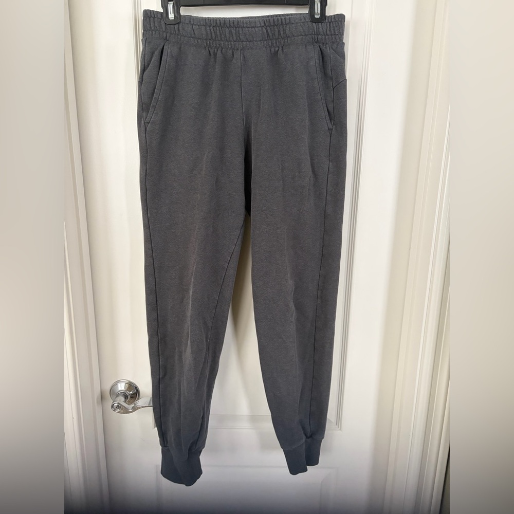 Puma Men’s Medium Jogger Sweatpants Dark Gray